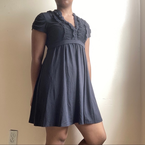 🍂BLACK RUFFLED DRESS🍂 - Picture 1 of 5